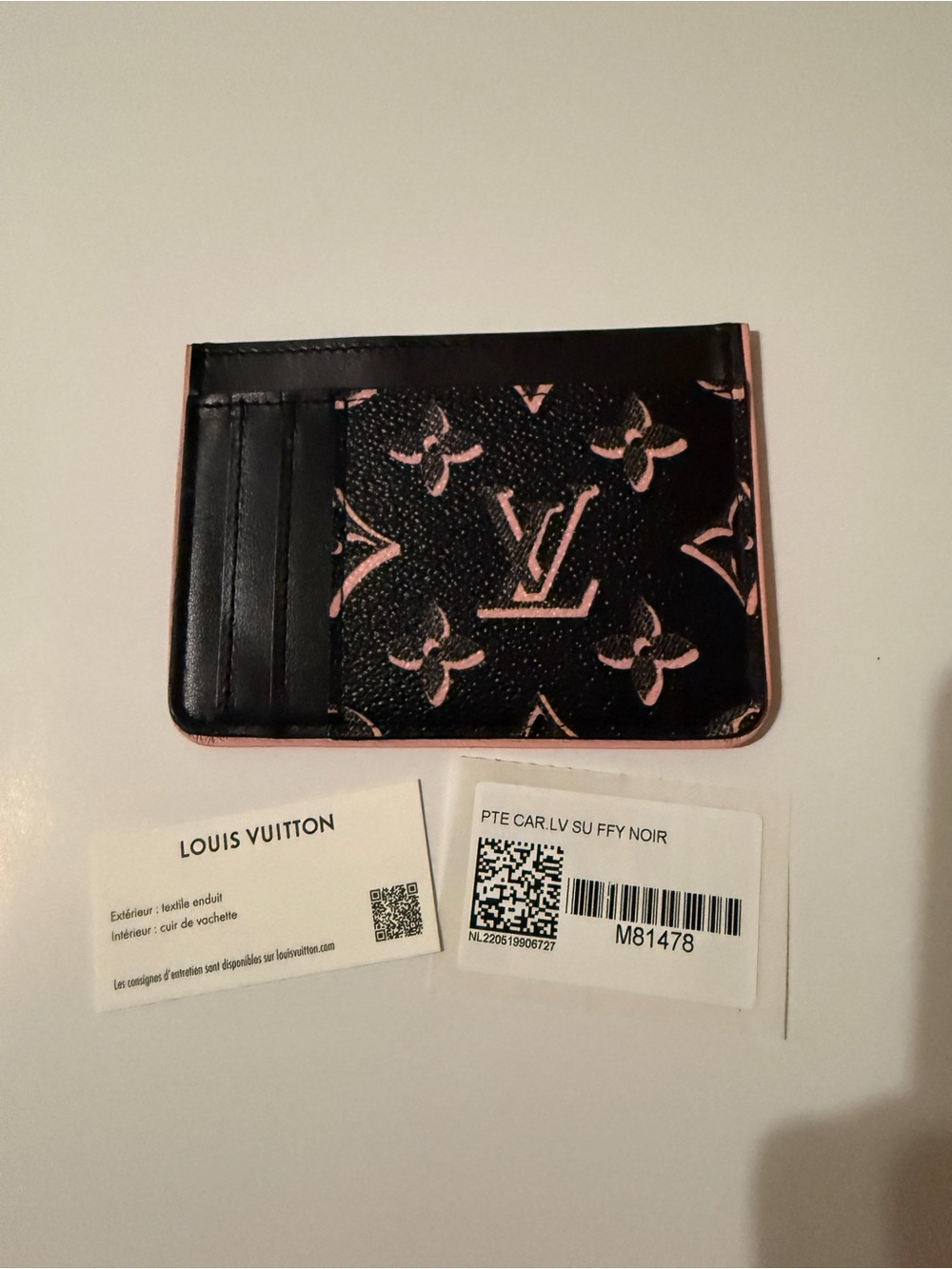 Louis Vuitton Monogram Fall for You LV Side-Up Card Holder Black Pink M81478